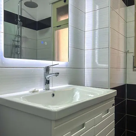 1338 Dave Apartment Durres